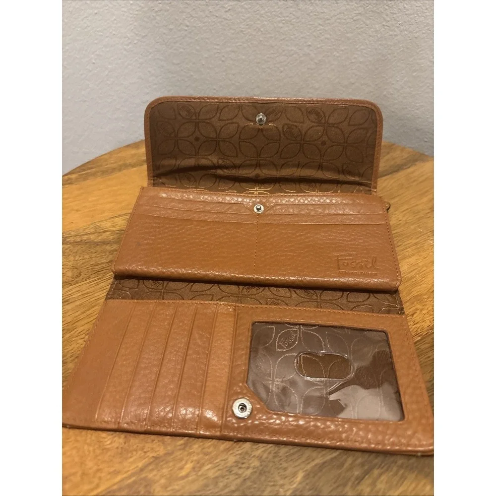 FOSSIL Brown Pebbled Leather~Trifold Wallet w/Buckle & Stitch Design~Women's‎
